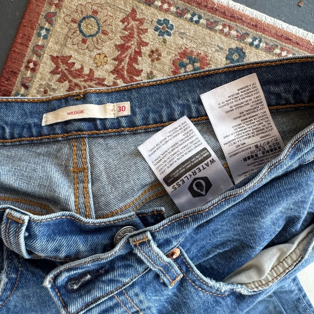 Levi’s Straight Fit Women’s Jeans